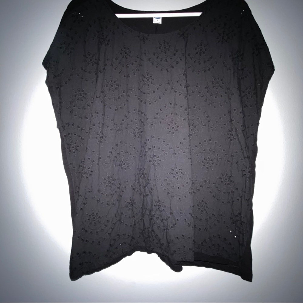 Old navy eyelet t shirt